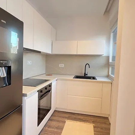 Apartment 42'